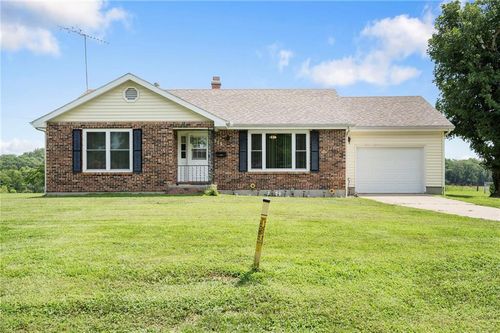 919 S Locust St, Sweet Springs, MO, 65351-1517 | Card Image