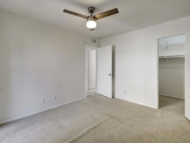 Big walk-in Closet in Guestroom | Image 37