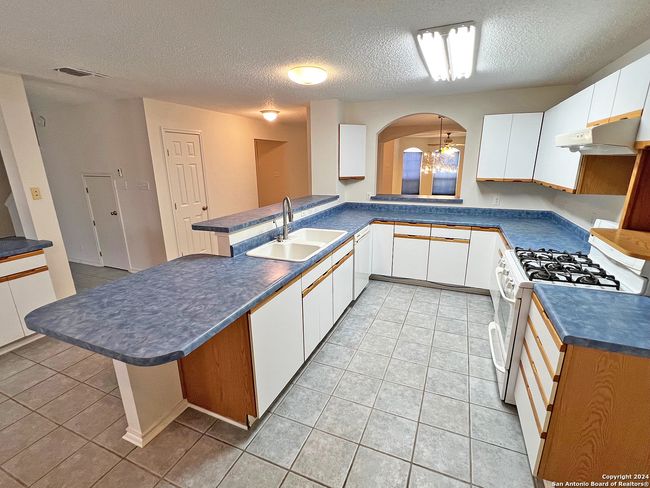 7514 Autumn Ledge, House other with 4 bedrooms, 3 bathrooms and null parking in Converse TX | Image 8