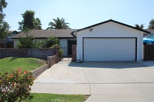 5822 E Ramona Ave, Fresno, CA, 93727-7947 | Card Image