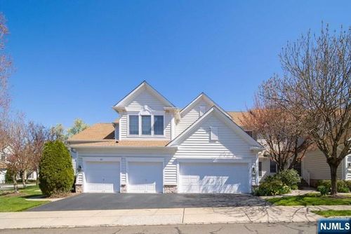 62 Buckthorn Ct, Paramus, NJ, 07652-1332 | Card Image
