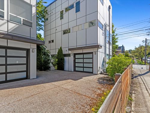 733 Martin Luther King Jr Way, Seattle, WA, 98122 | Card Image