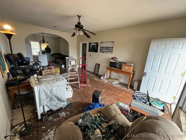1924 W Owen K Garriott Rd, House other with 3 bedrooms, 1 bathrooms and null parking in Enid OK | Image 17