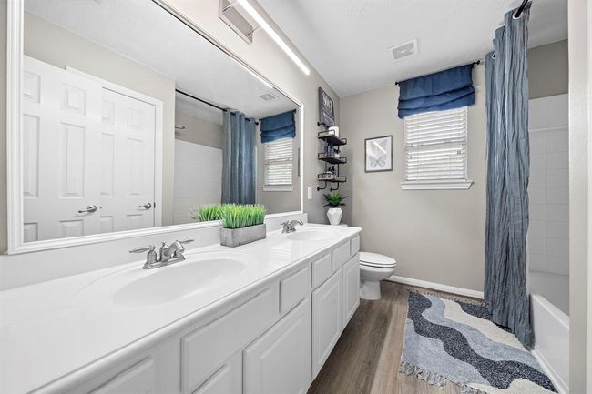 Guest bathroom | Image 21