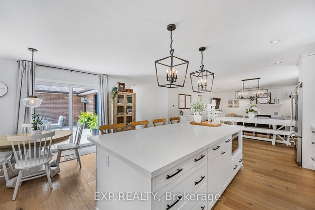 81 Forest Cir, House other with 6 bedrooms, 2 bathrooms and 6 parking in Tiny ON | Image 8