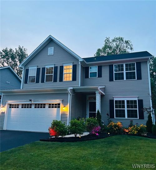 38 Sierra Dr, Amherst, NY, 14228-1999 | Card Image