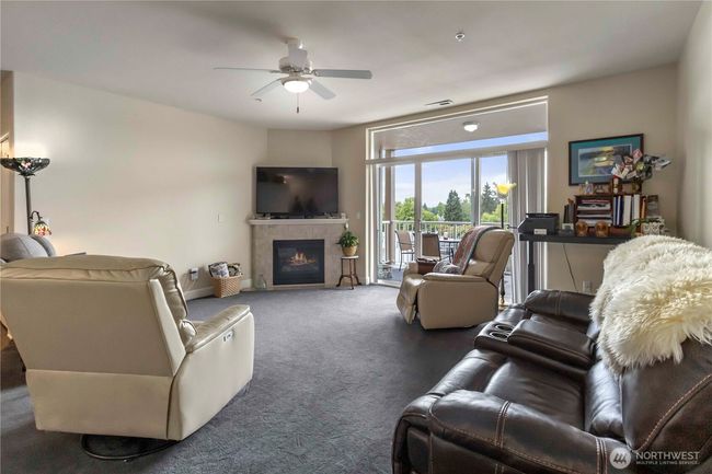 Living Room | Image 8