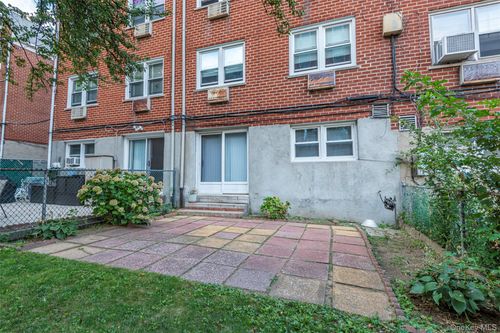 18 Bell Blvd, Bayside, NY, 11360-1642 | Card Image