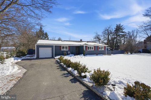 13 Hickory Way, Robbinsville, NJ, 08691-3671 | Card Image