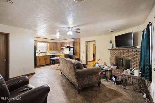 677 Woody Dr, Jackson, MS, 39212-4243 | Card Image