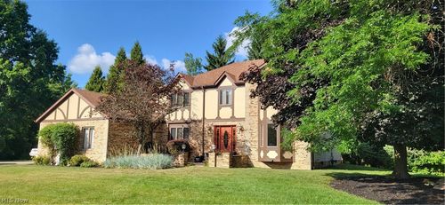 4822 Sweetwater Drive, Brecksville, OH, 44141 | Card Image