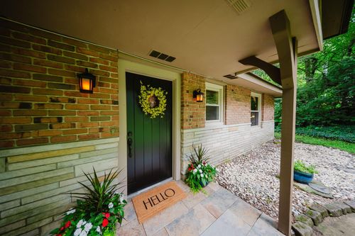 8015 Riverside Dr, Dublin, OH, 43016-9521 | Card Image