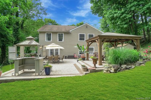 95 Sheep Pasture Rd, Port Jefferson, NY, 11777-2212 | Card Image