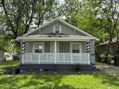 804 W Locust St, Springfield, MO, 65803-1758 | Card Image