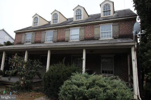 1076 E Main St, East Earl, PA, 17519 | Card Image