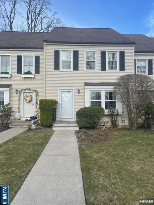 48 Wexford Dr, Mendham, NJ, 07945-2008 | Card Image