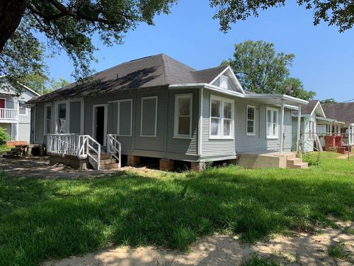 1294 Cartwright St, Beaumont, TX, 77701-8301 | Card Image