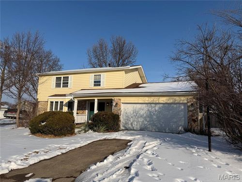 832 Summerview Dr, Saint Charles, MO, 63304-2655 | Card Image