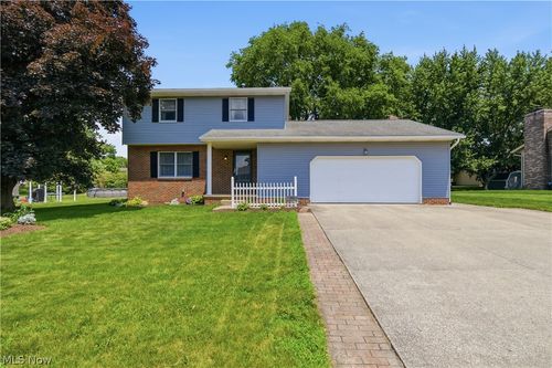 1749 Cove St Nw, Uniontown, OH, 44685-8241 | Card Image