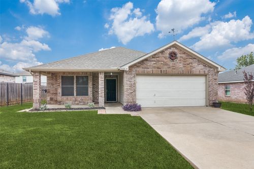 2529 Castle Pines Dr, Burleson, TX, 76028-8801 | Card Image