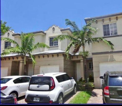 976 Abaco Ln, Riviera Beach, FL, 33404-6443 | Card Image
