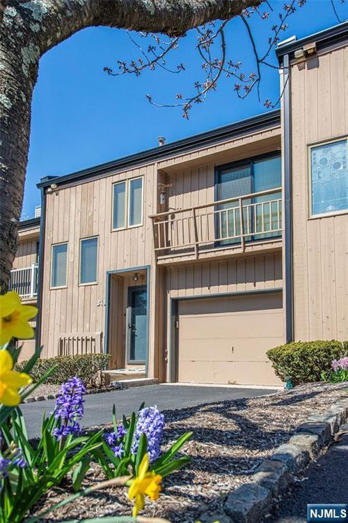 313 Stephanie Dr, North Caldwell, NJ, 07006-4577 | Card Image