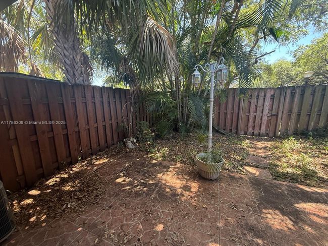 2M - 19943 Ne 5 Th Ct, Condo with 2 bedrooms, 2 bathrooms and null parking in Miami FL | Image 24