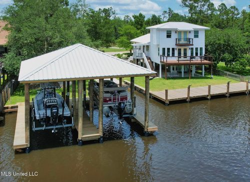 6085 Shawnee St, Kiln, MS, 39556-8150 | Card Image