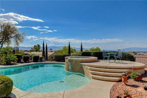 2370 Rosendale Village Ave, Henderson, NV, 89052-8732 | Card Image