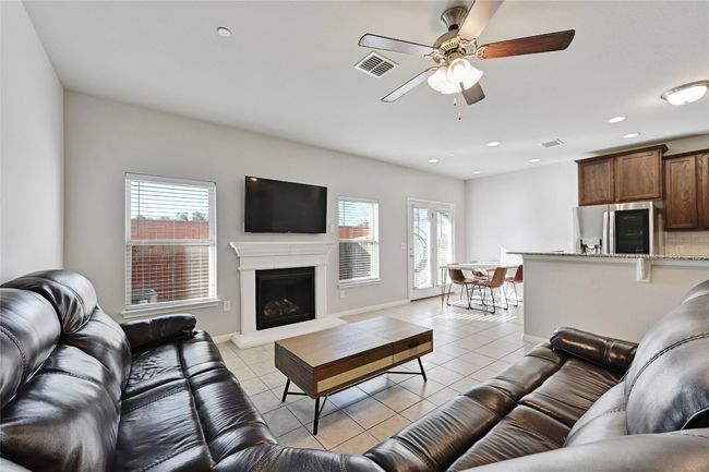 1409 Bedlington Ln, Condo with 3 bedrooms, 3 bathrooms and 2 parking in Austin TX | Image 7