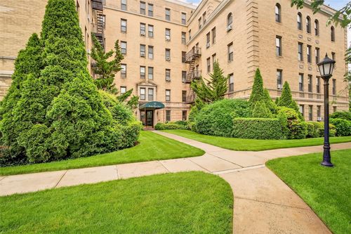 apt-2j-43 Calton Rd, New Rochelle, NY, 10804-4034 | Card Image
