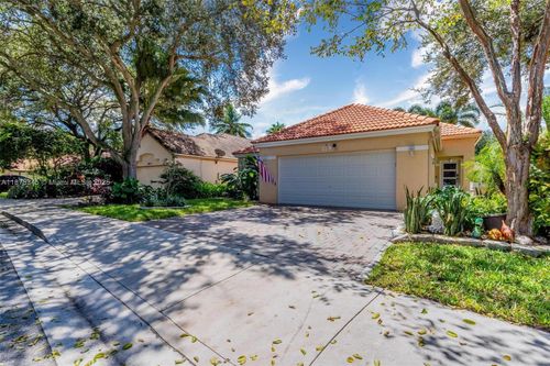 2793 Oakleigh Ln, Davie, FL, 33328-6947 | Card Image