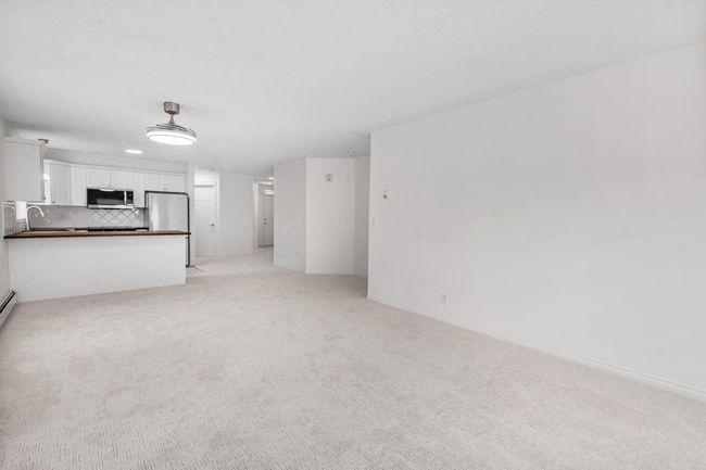 2205 - 7451 Springbank Blvd Sw, Condo with 2 bedrooms, 2 bathrooms and 1 parking in Calgary AB | Image 22