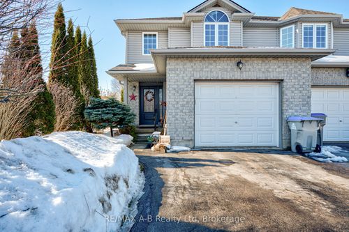 10 Edison St, St Marys, ON, N4X1E6 | Card Image