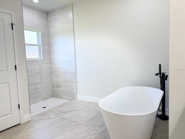 2336 Sw 168 Th Loop, House other with 4 bedrooms, 2 bathrooms and null parking in Ocala FL | Image 6
