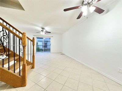 1032 - 8650 Sw 67th Ave, Condo with 2 bedrooms, 2 bathrooms and null parking in Pinecrest FL | Image 2