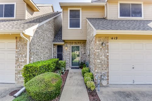 419 Oak Leaf Dr, Duncanville, TX, 75137-3151 | Card Image
