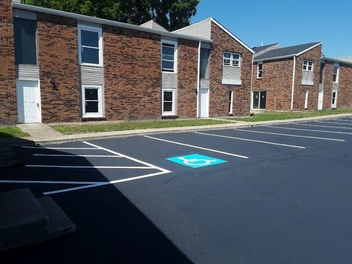 253-251-253 W High St, London, OH, 43140-1627 | Card Image