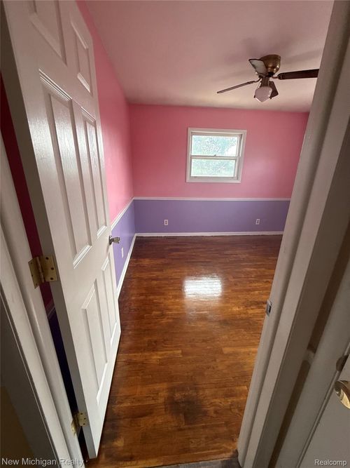 4609 W Wackerly St, Midland, MI, 48640-2120 | Card Image