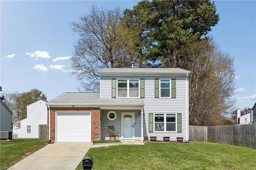 686 Trails Ln, Newport News, VA, 23608-8250 | Card Image