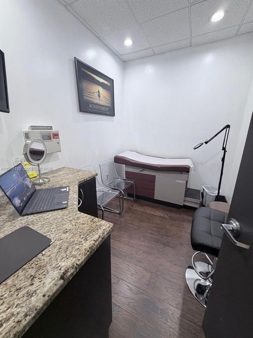 130-6141 Sw 72 St, South Miami, FL, 33143 | Card Image