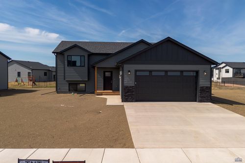615 Bull Run Dr, Box Elder, SD, 57719 | Card Image