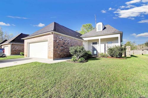 27955 Meadow Hill Ln, Denham Springs, LA, 70726-6435 | Card Image