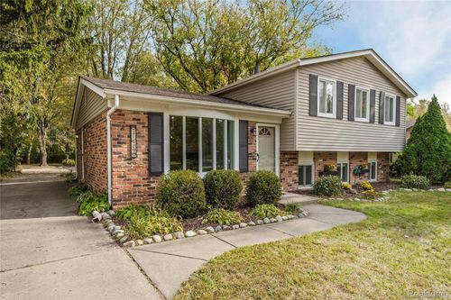 31680 Mc Namee, Fraser, MI, 48026-2651 | Card Image