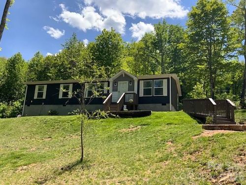 1205 Saunooke Rd, Waynesville, NC, 28786-8015 | Card Image