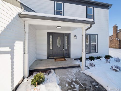 35041 Bunker Hill Dr, Farmington Hills, MI, 48331-3239 | Card Image