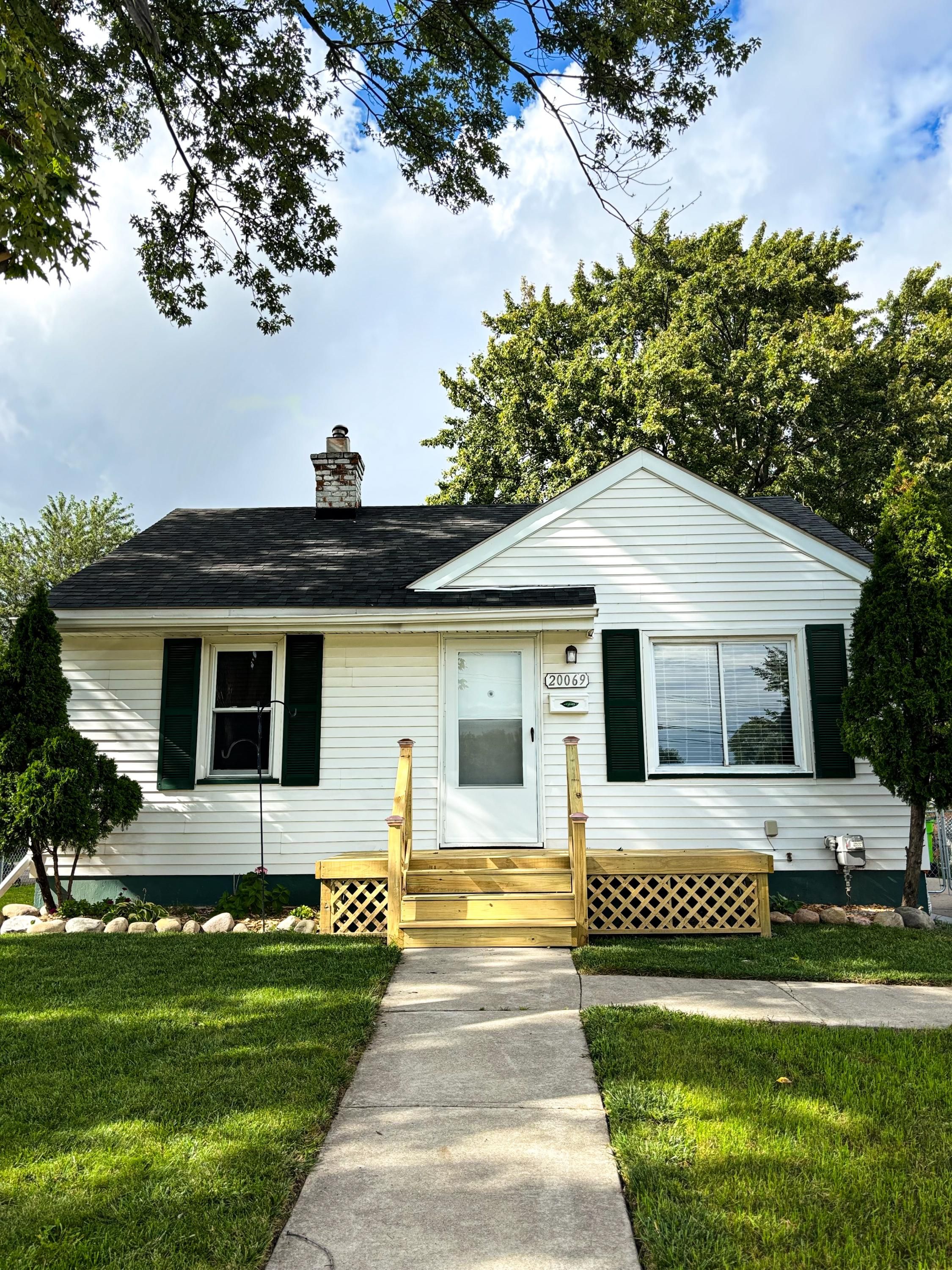 12 Mile Rd, Roseville, MI 48066