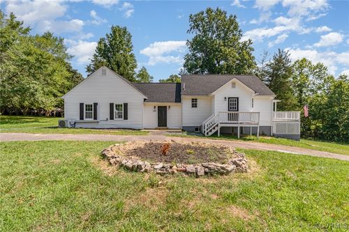 24 Hummingbird Ln, CUMBERLAND, VA, 23040-2615 | Card Image