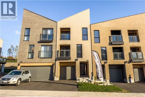 15 Urbane Blvd, Kitchener, ON, N2E0J4 | Card Image