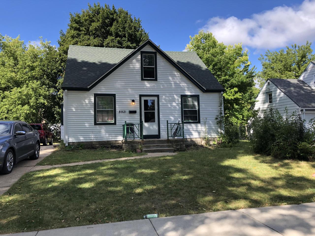 52nd St, Milwaukee, WI 53218